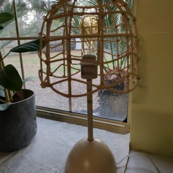 Rattan Table Lamp - Picture 5 of 7